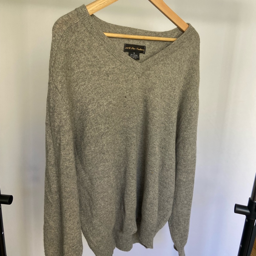 100% pure cashmere Mens sweater. Size M